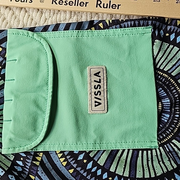 Vissla Swim Trunks Men’s 28 Board Shorts Sustainable surf water ski sports - Picture 7 of 9